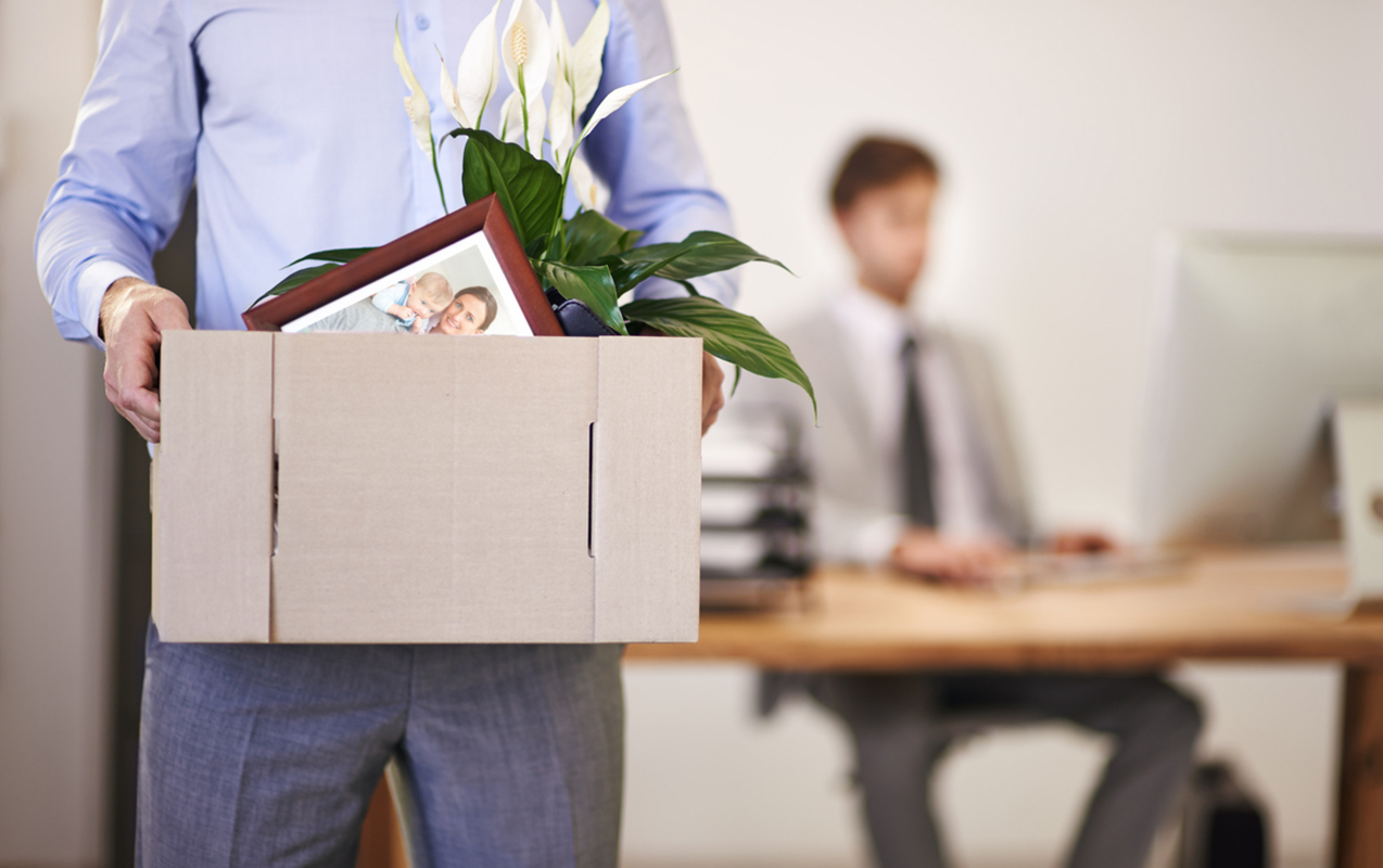 İşdən çıxan şəxsə nə qədər pul verilməlidir?