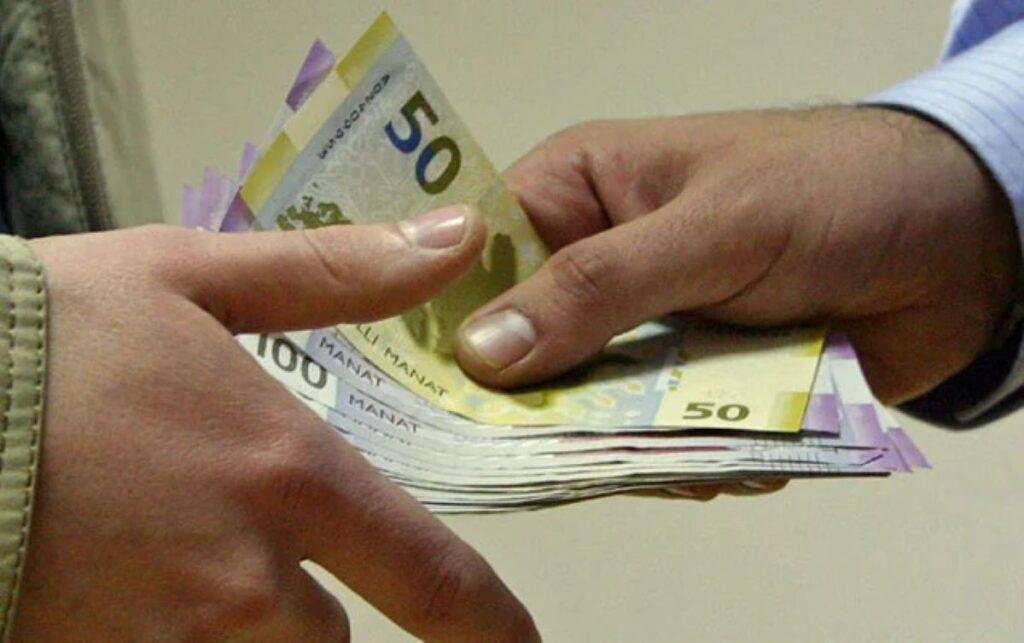 Azərbaycanda bu şəxslər ikiqat maaş alacaqlar
