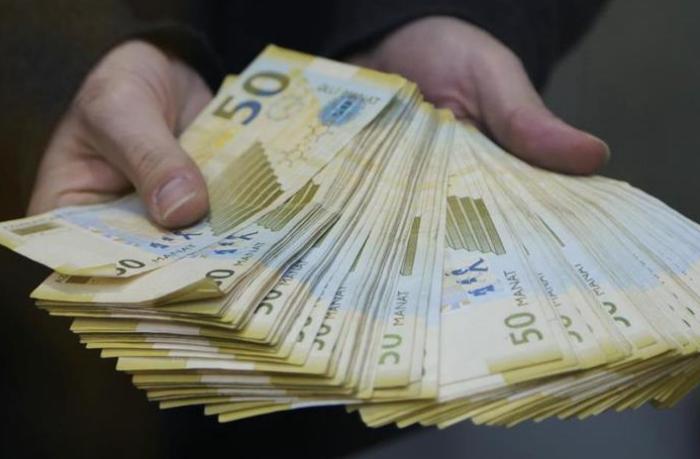 Azərbaycanda nazirlik ilk dəfə banklara büdcə vəsaiti ayırdı: Sadə vətəndaş bundan nə qazanacaq?