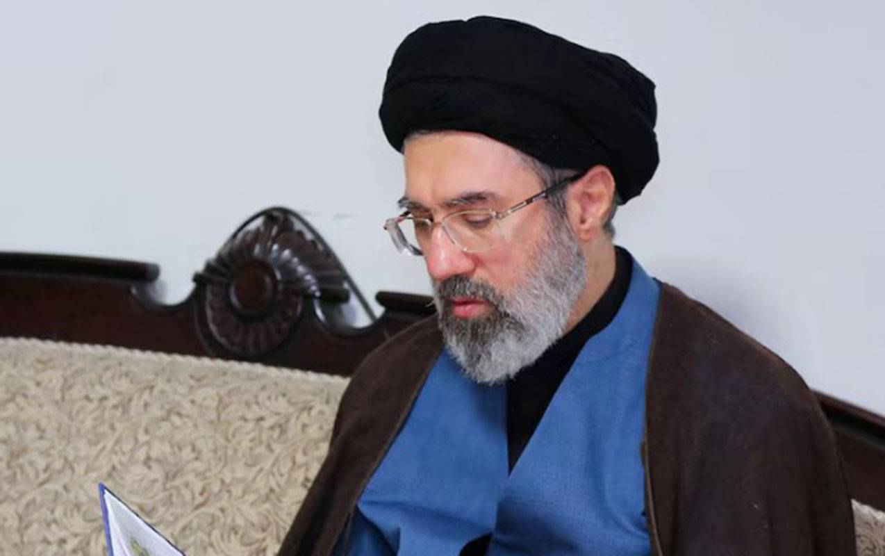 İranın Ali Lideri Laricaninin qisasını alacağına söz verib