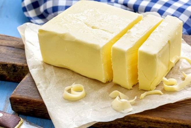 Mağazalarda 19-20 manata satılan kərə yağı - ÖLKƏYƏ 8-9 MANATA GƏTİRİLİR