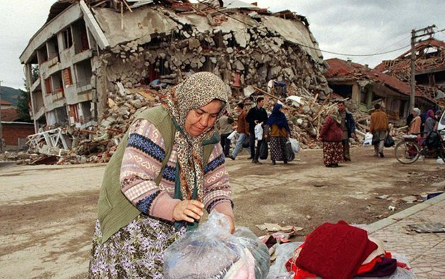 Türkiyədə zəlzələdə uçan binalarla bağlı ümumilikdə 67 nəfər saxlanılıb