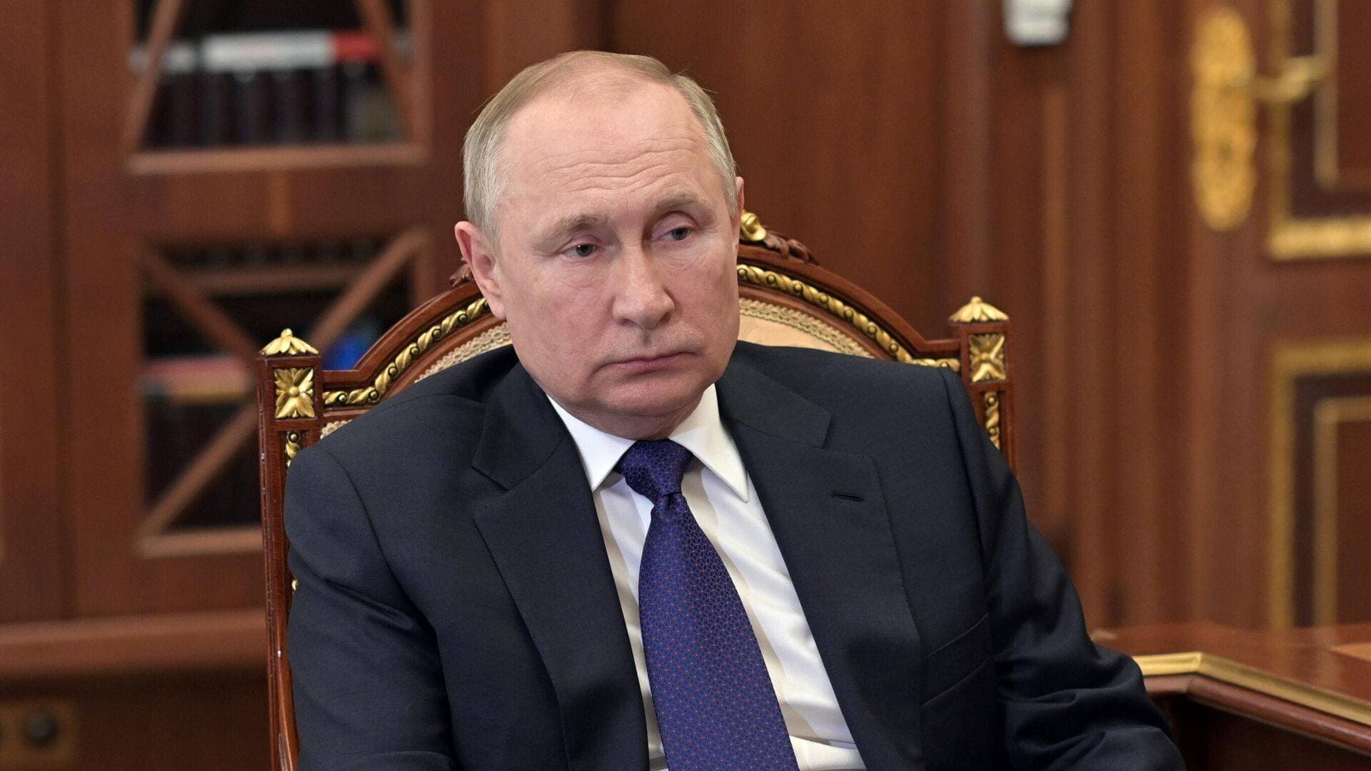 Putin doğum səviyyəsinin artırılmasını Rusiya üçün ciddi çağırış adlandırıb