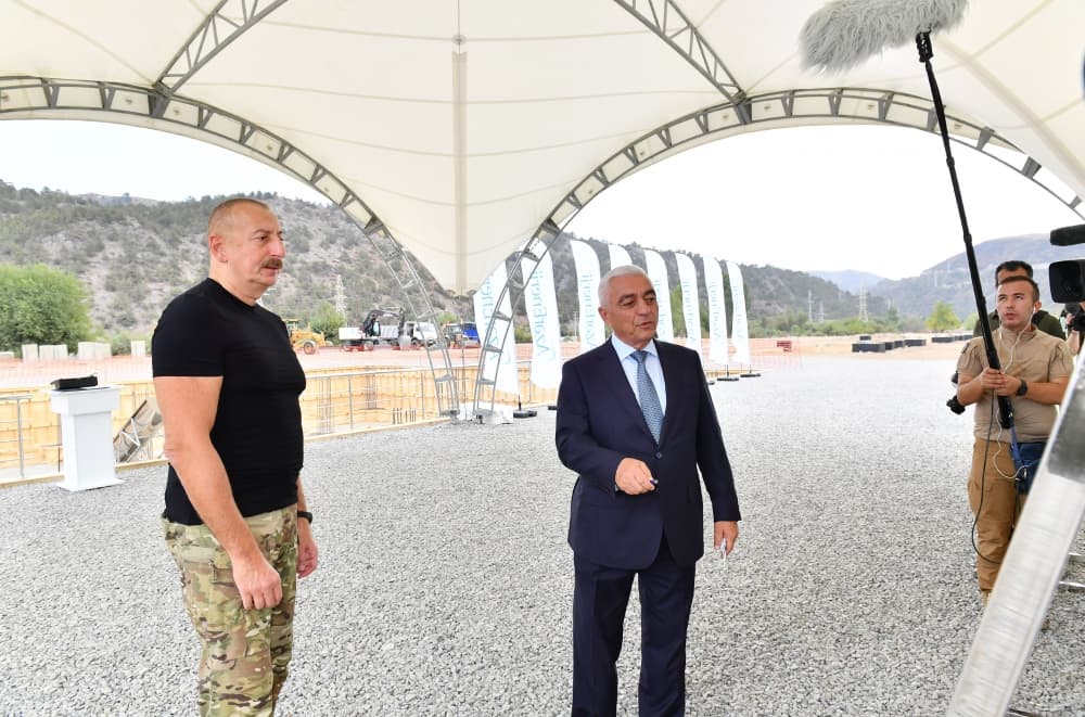 “Laçın” Qovşaq Yarımstansiyasının təməli qoyulub Prezident İlham Əliyev tədbirdə iştirak edib
