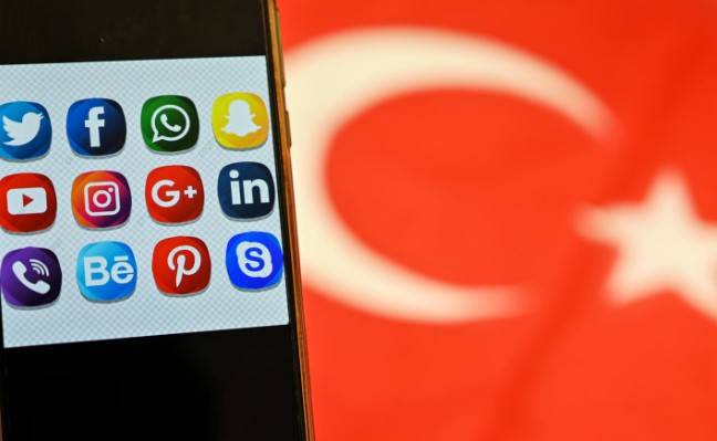 Türkiyədə 15 yaşından kiçik şəxslərin sosial şəbəkələrdən istifadəsi qadağan edilir