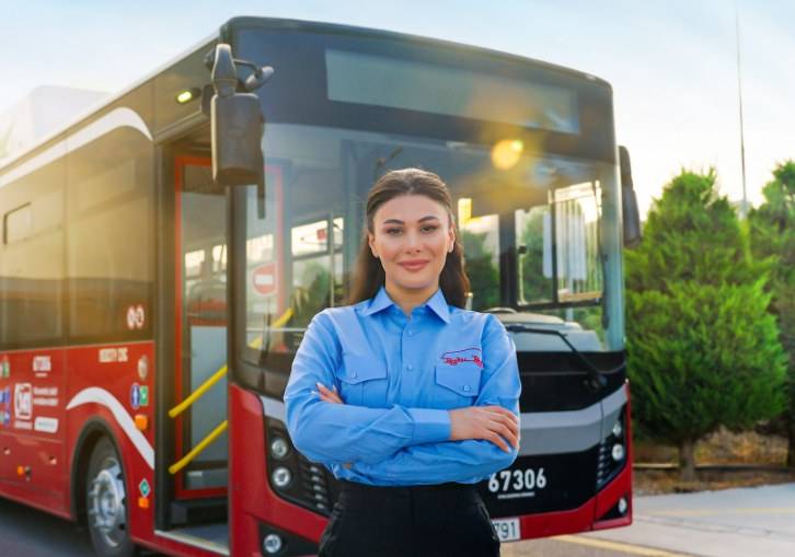 Azərbaycanda avtobus idarə edəcək qadın sürücülər hazırlanır