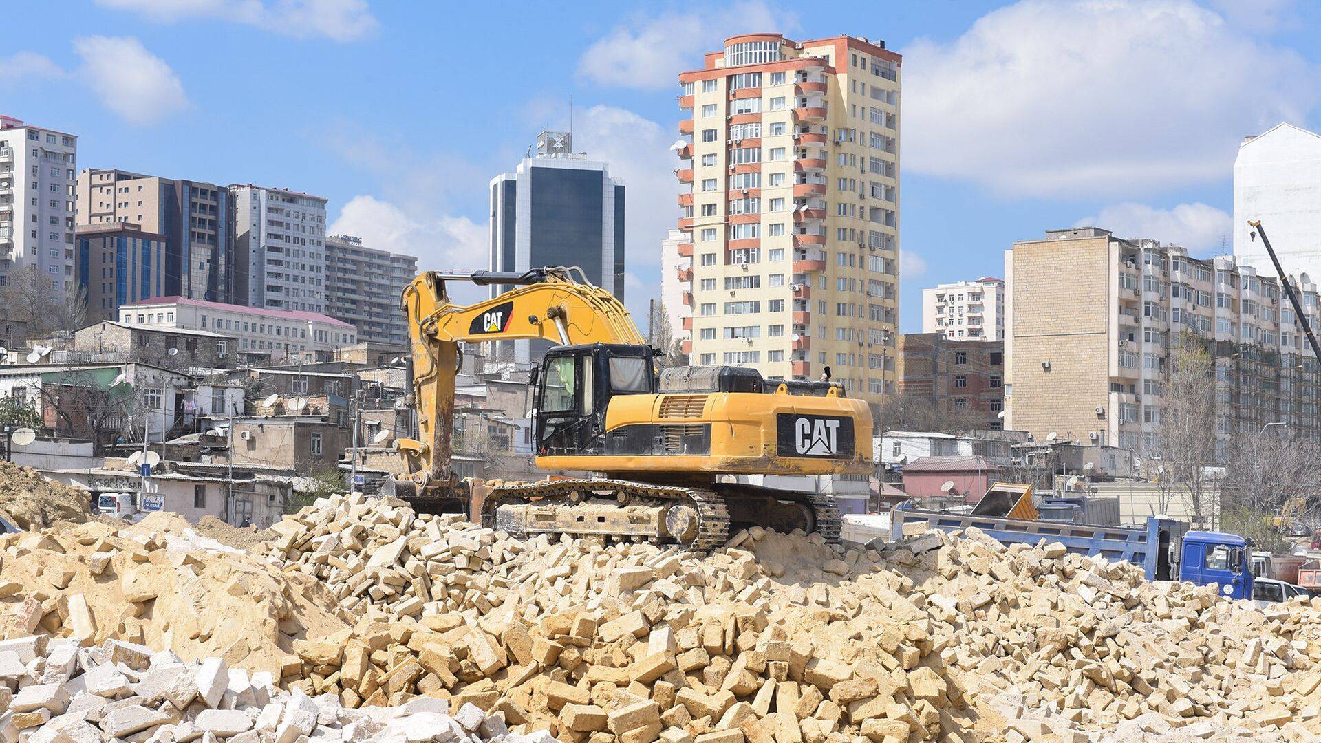Bakıda daha bir ərazidə söküntü başladı – Kompensasiya veriləcək